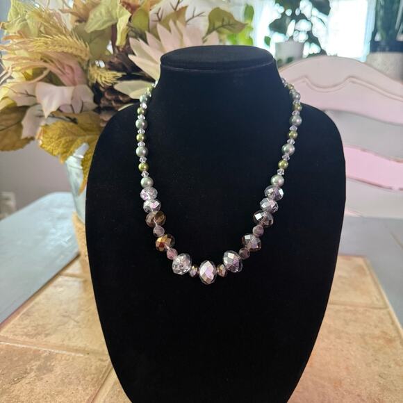 Beautiful Beaded Necklace - Picture 4 of 7